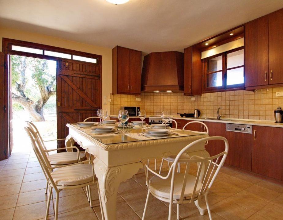 Villa Maragoudi Arménoi エクステリア 写真